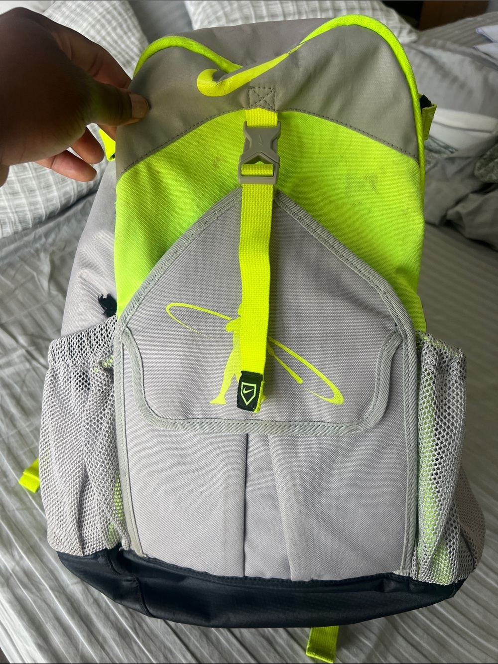 Nike Swingman Men’s Backpack in Neon Yellow and Light Gray (Baseball) - Picture 3 of 14